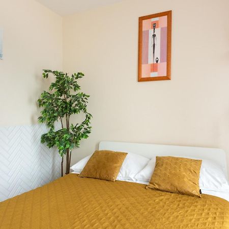 Cozy Modern Apartment Astoria Magic Orange Old Town Краков Экстерьер фото